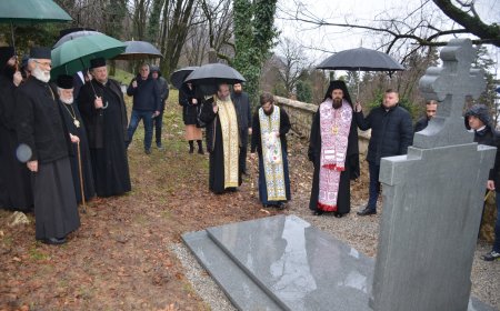 Заупокојена Литургија и четрдесетодневни помен архимандриту Стефану, богослужио епископ Пајсије