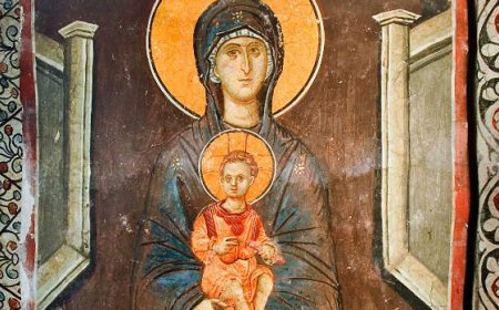 Патријарх Порфирије у храму Светог Саве служи акатист Пресветој Богородици