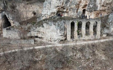 Експертски тим Епархије рашко-призренске посетио угрожену испосницу Св. Петра Коришког