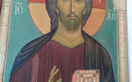 Све добре и трајне победе од краја до краја времена припадају Њему