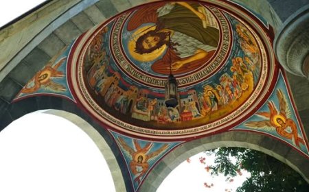 Јер нема ништа тајно што неће бити јавно; нити би што сакривено, а да не изађе на видело