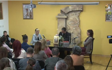 Одржана Дијалошка трибина на тему: „Улога вјерујуће жене у нашем времену“