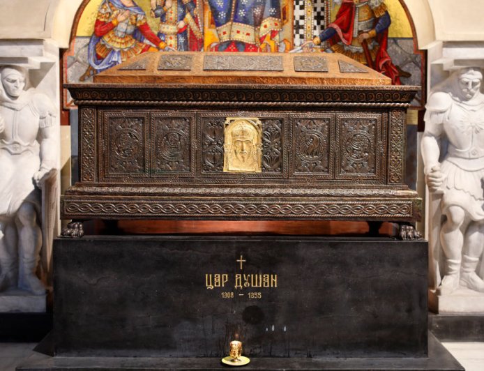 Филмско платно против СПЦ