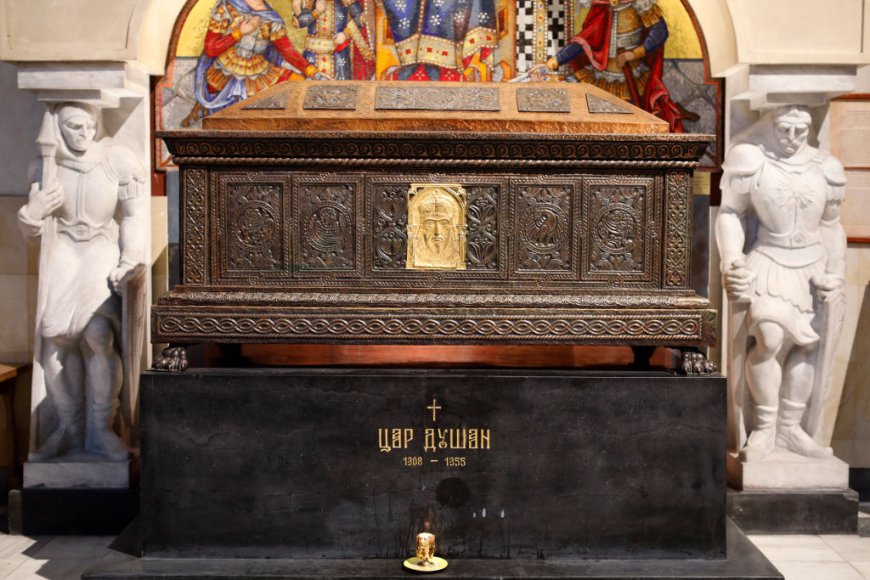 Филмско платно против СПЦ