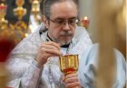 Како приступити Светој Чаши ради причешћа?